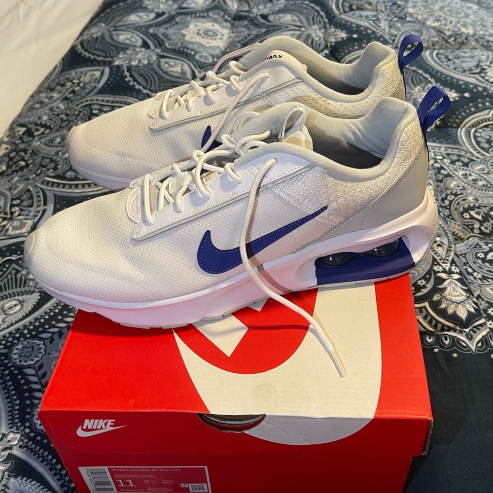 Brand new nike air max intrlk lite size 11